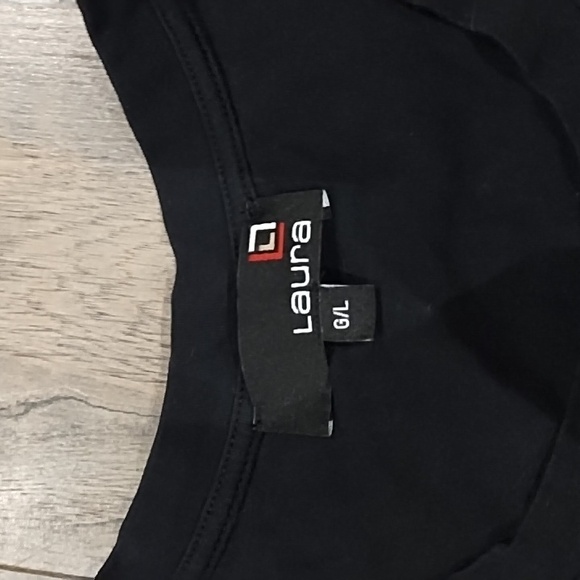 Woman's tshirt - Picture 3 of 5